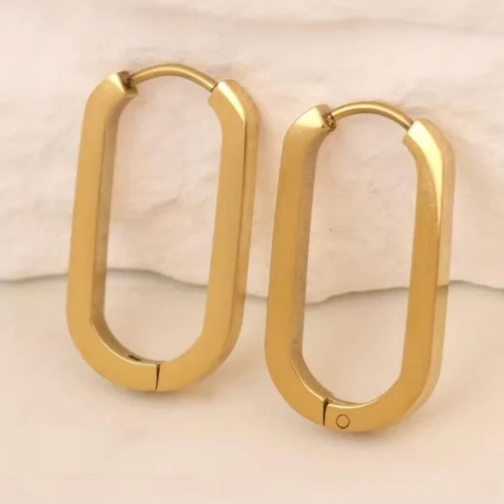 NWT18k Gold plated modern hoop earrings - Picture 2 of 7